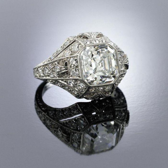 TIFFANY & CO., ART DECO SQUARED STEP CUT DIAMOND, PLATINUM RING