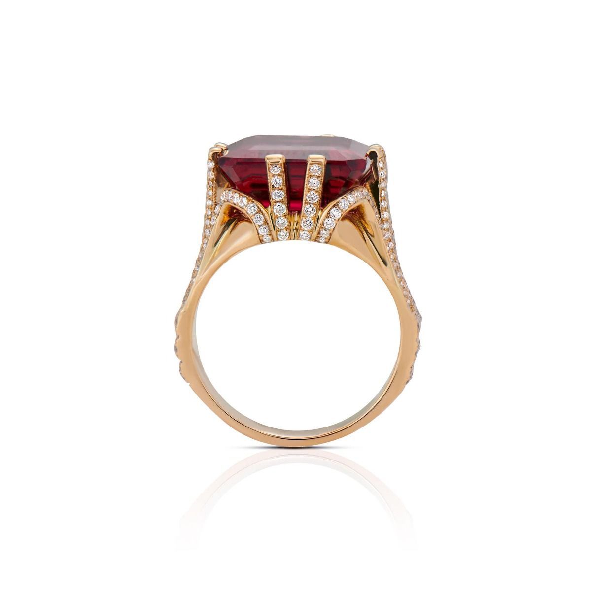 RUBELLITE, DIAMOND, 18K YELLOW GOLD RING