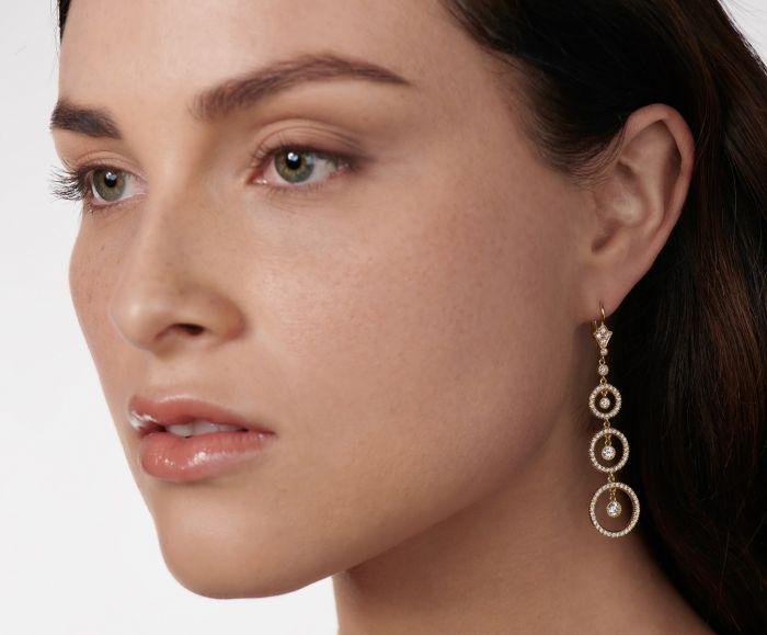 DIAMOND, 18K YELLOW GOLD STYLIZED HOOP EARRINGS