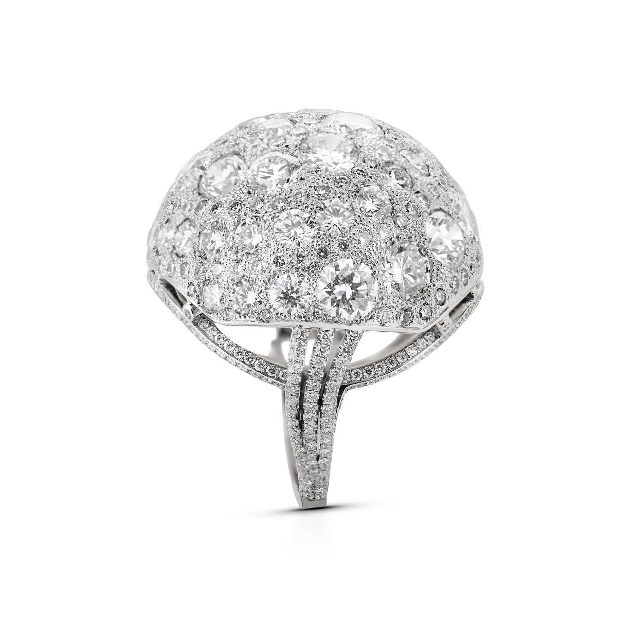 DIAMOND AND PLATINUM RING